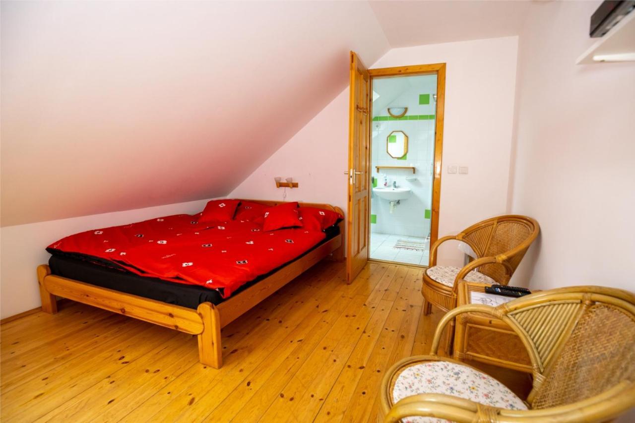 Bed and Breakfast Noble'S Panzio Es Etterem Nemesnép Exteriér fotografie
