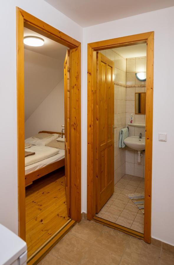 Bed and Breakfast Noble'S Panzio Es Etterem Nemesnép Exteriér fotografie